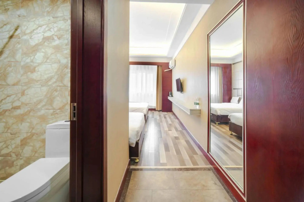 Ayile Holiday Hotel
