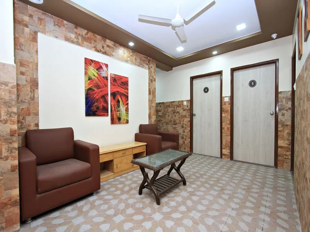 OYO 4848 3 Square Inn