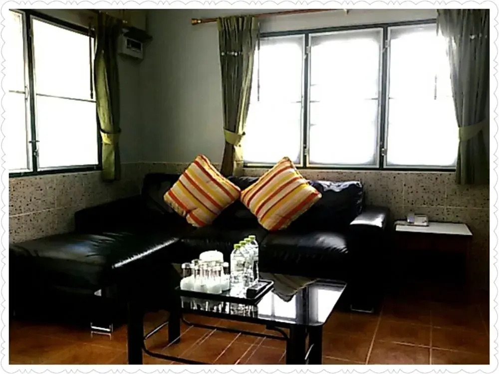 Luna Hut Resort