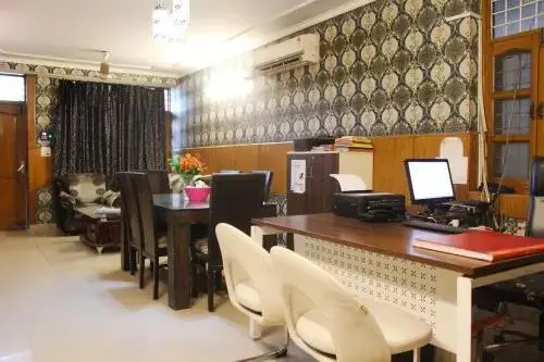 Hotel Delhi Marine Club C6