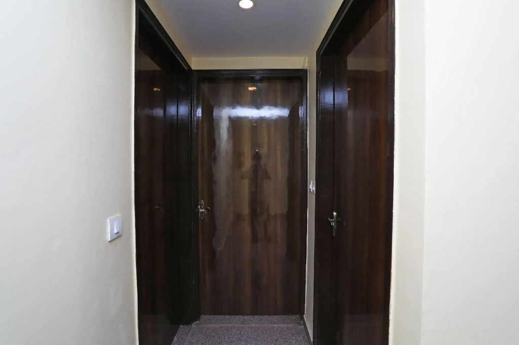 OYO Collection O 45409 Bartwal Guest House