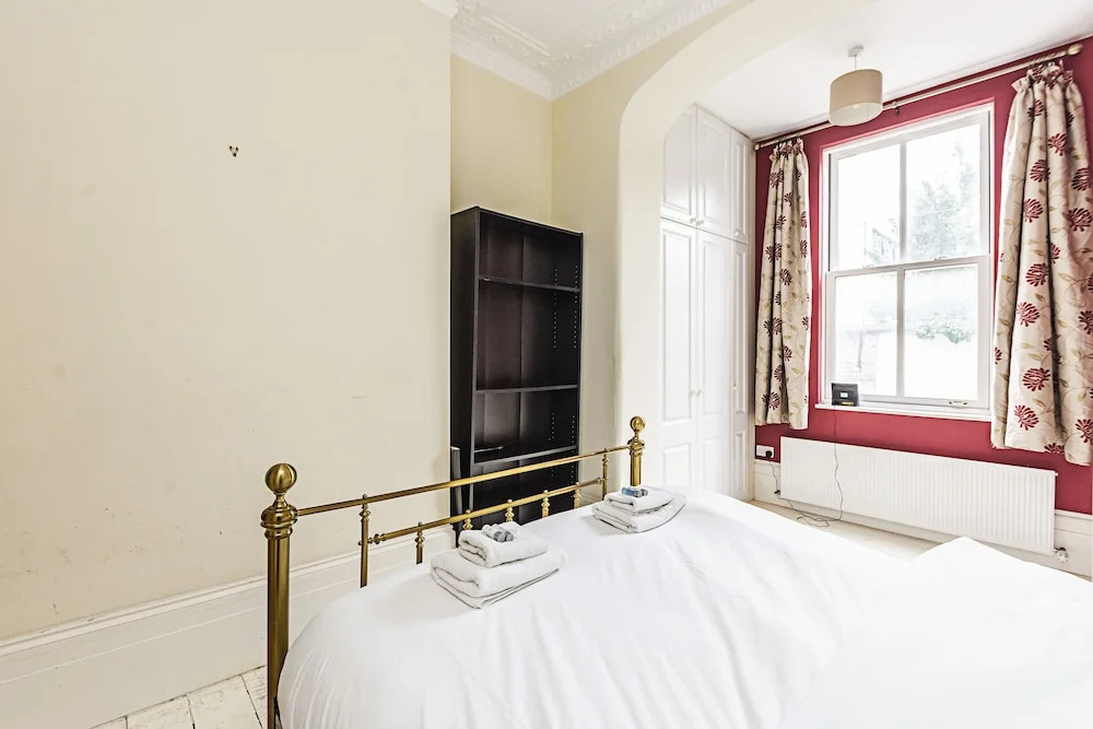 Westbourne Road · Lovely 2 Bed Apartment Near Paradise Park