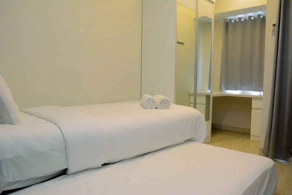 Modern and Full Parquette @ Studio Springlake Summarecon Apartment