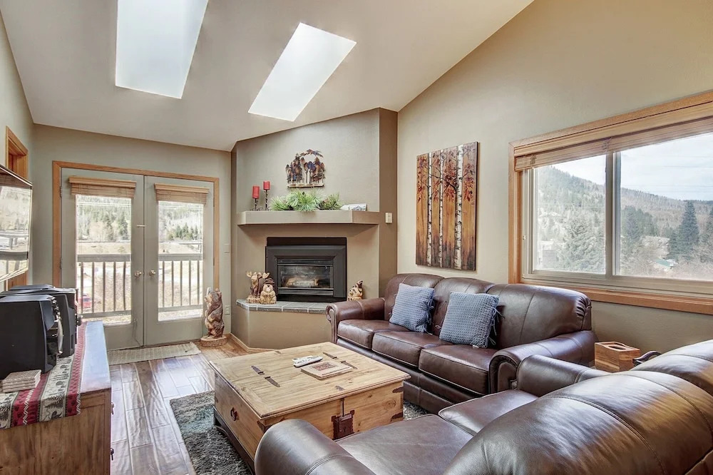 315 Woodbridge 2 Bedroom Condo by RedAwning