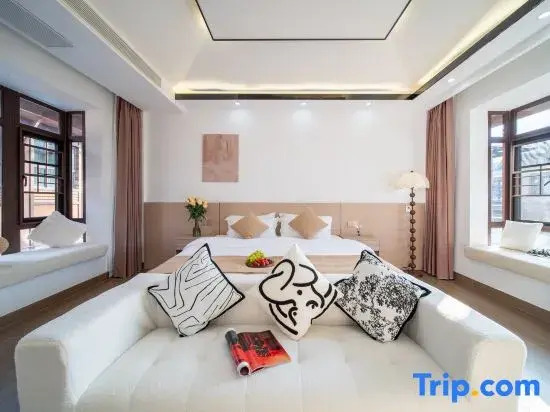 Mangshi Yunyu Dream Homestay (Dai Ethnic Ancient Town Scenic Area)