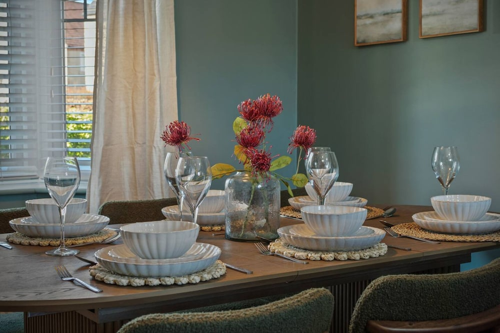 The Seven Residence - Hot tub, 5 min to Bicester Village, Pet friendly