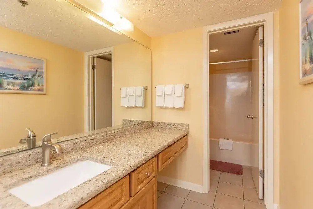 Phoenix Vii 7609 2 Bedroom Condo