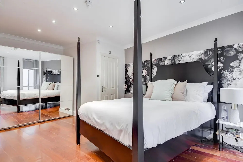 The Earl's Court Retreat - Modern & Central 2BDR with Garden