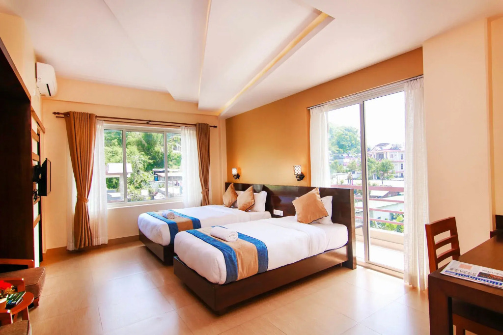 Hotel Lake Paradise