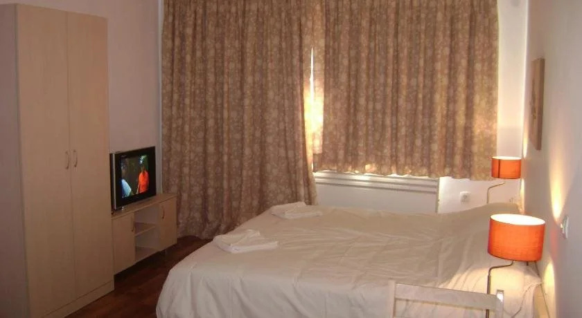 Gondola Apartments & Suites