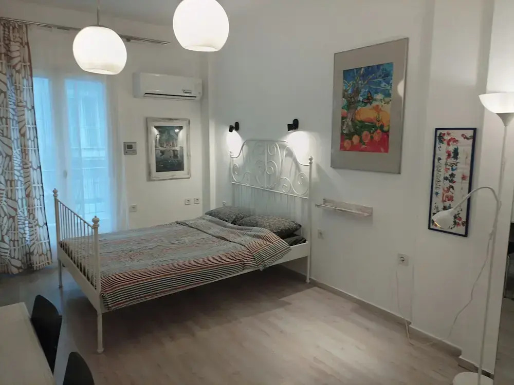 Center Apartment-sleeps5-balcony-live Neighborhood