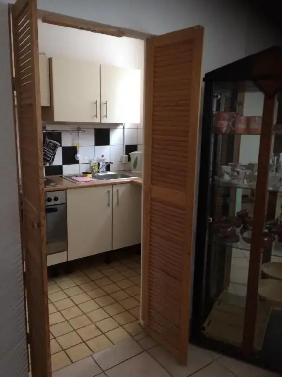 1 Zimmer Appartment im Basement links 108 A