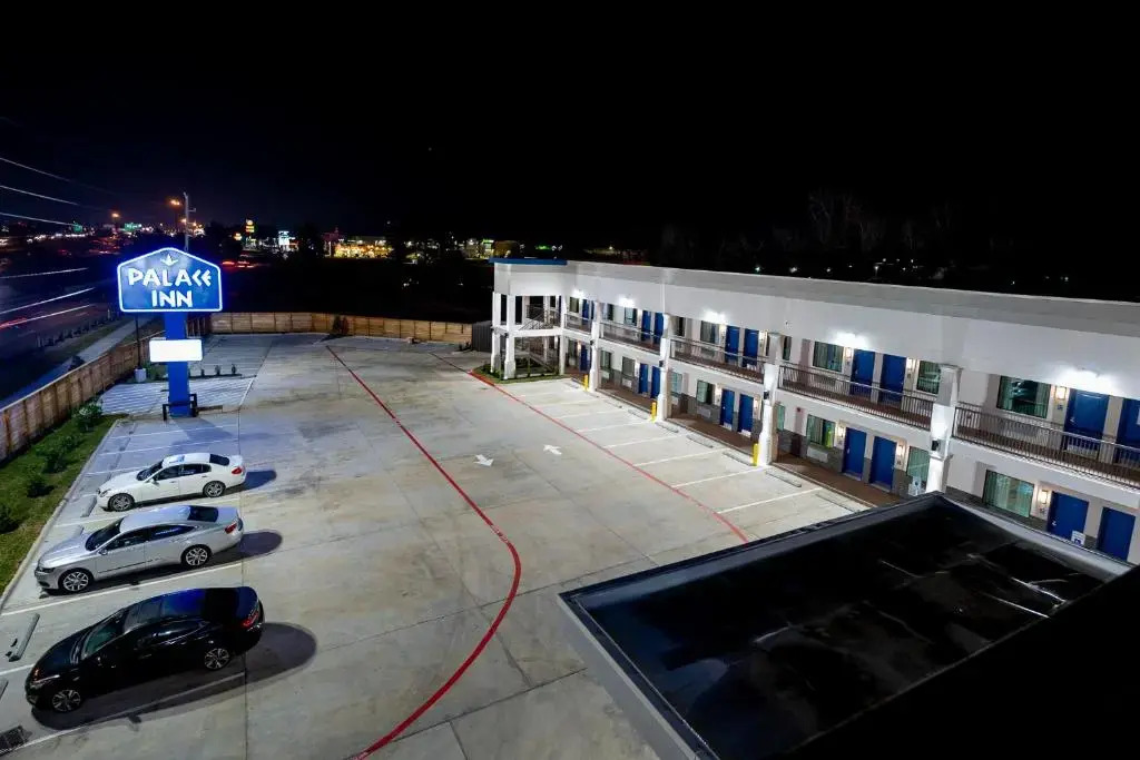 Palace Inn IAH Houston Bush Intercontinental Airport