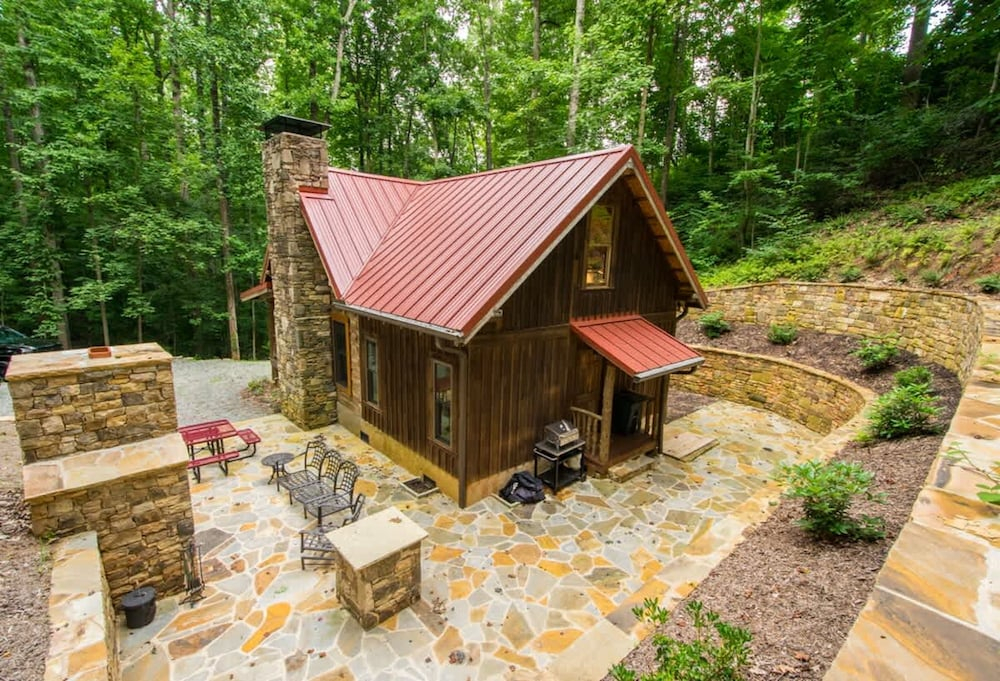 Epic 1BR Cabin w Outdoor Fireplace 5 Min to Town