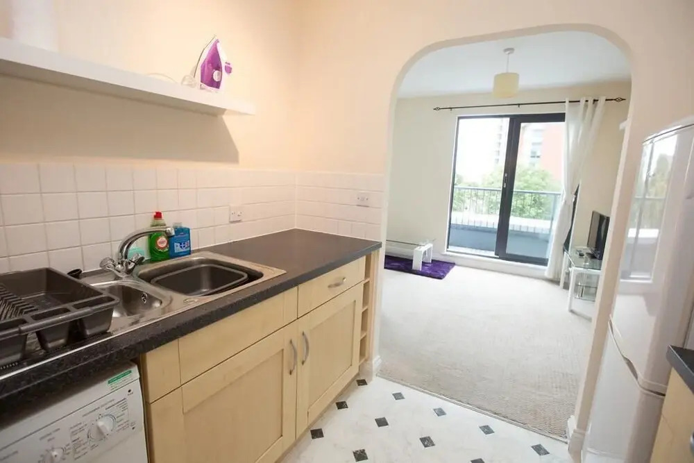 White Star Apartments