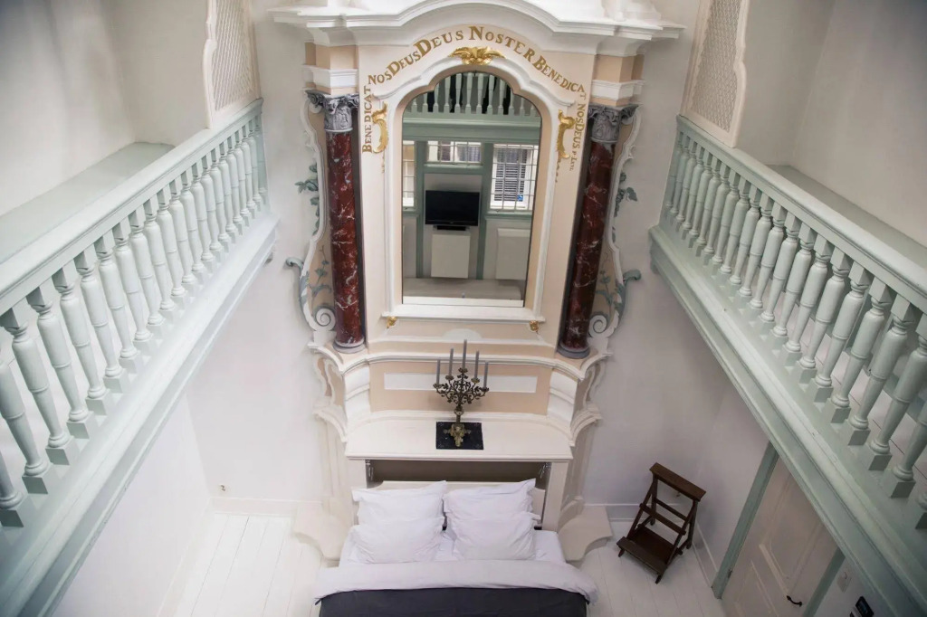 Private Mansions
