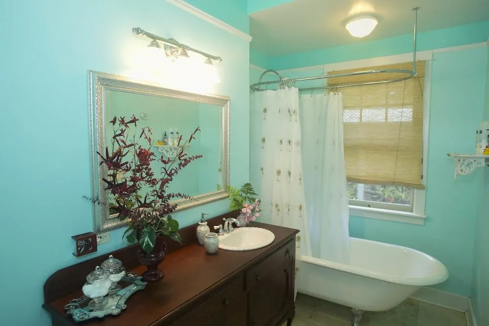 Iao Valley Inn