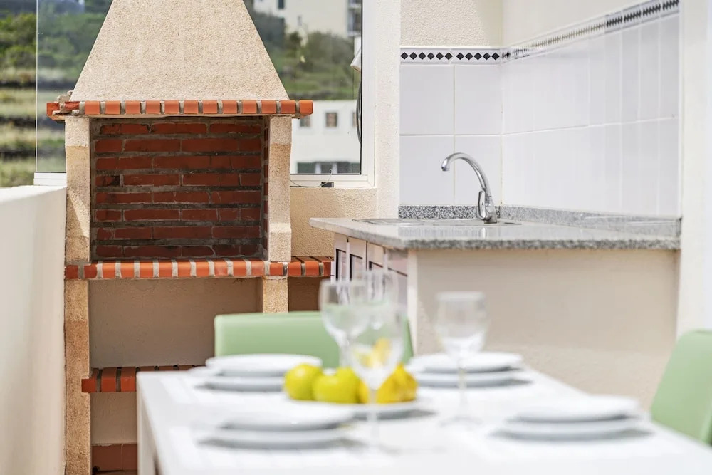 Duplex With sea View, Reis Magos V