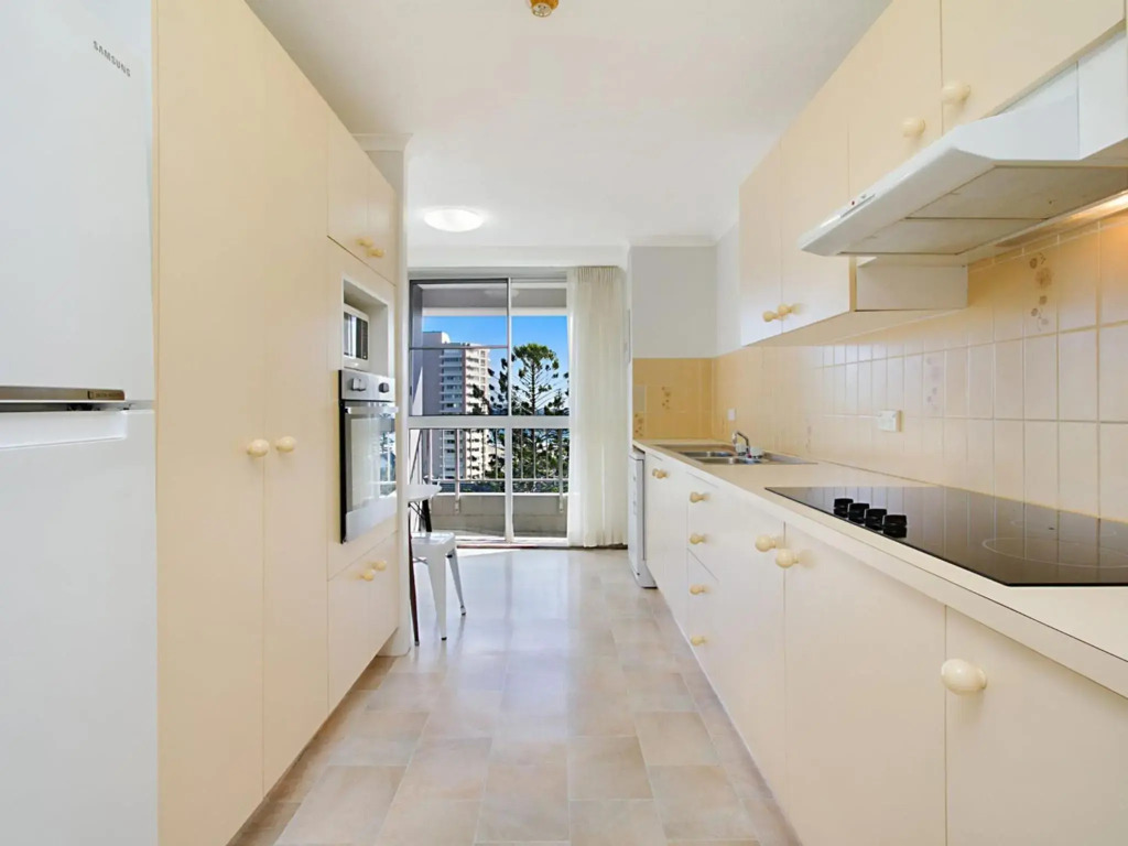 Border Terrace Unit 13 - Large apartment walk to beaches and clubs