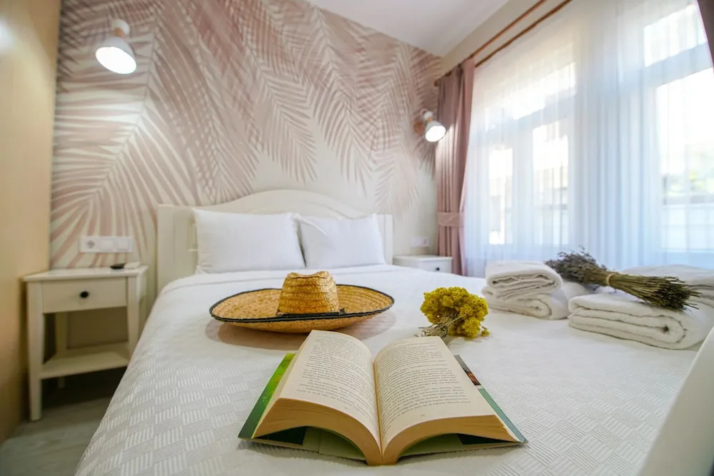 Lutro Otel