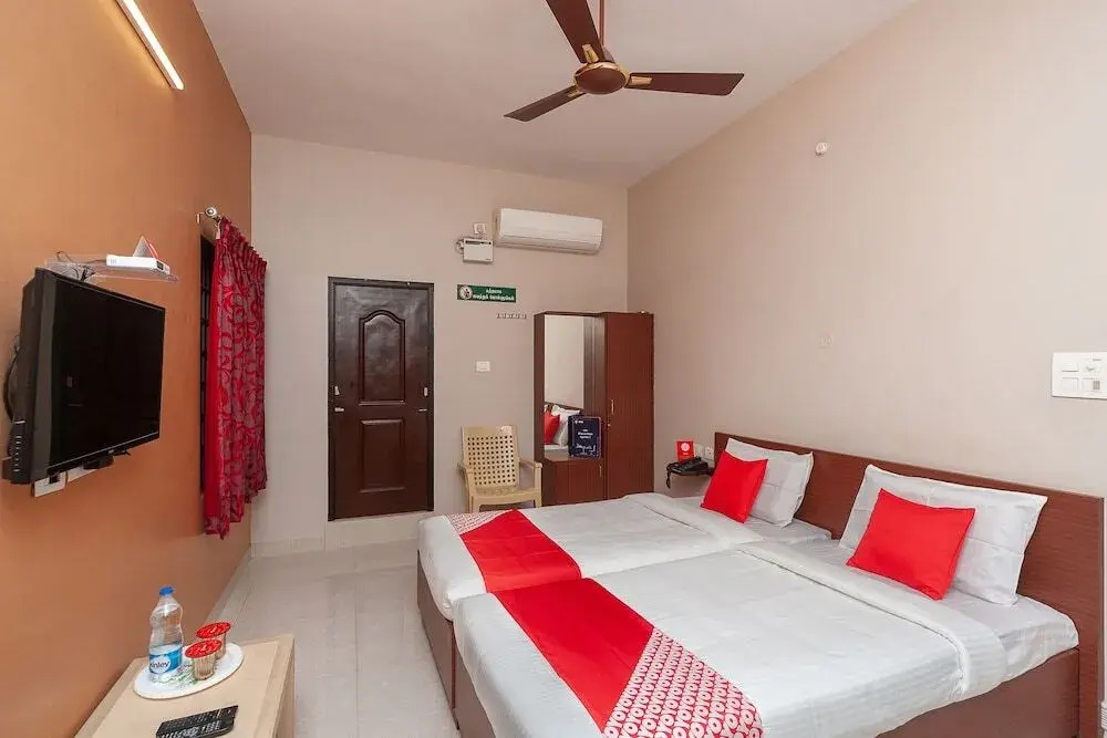 Sri Laya Guest House by OYO Rooms