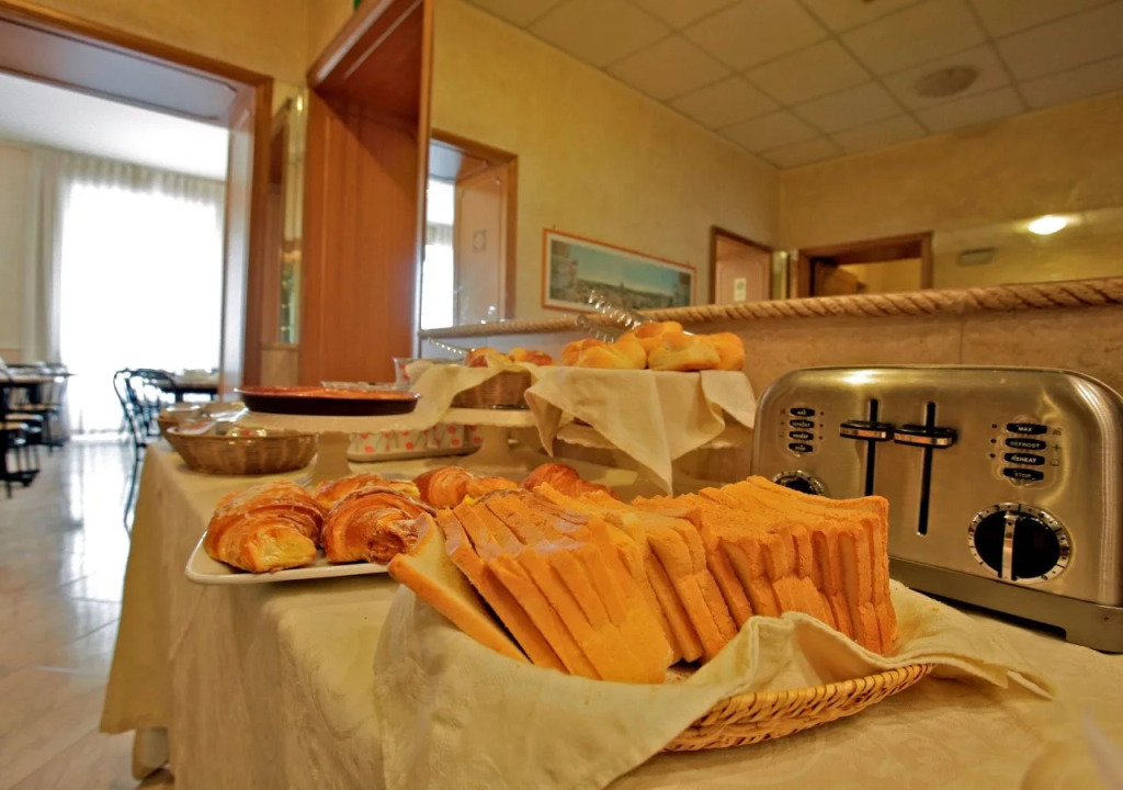 Hotel Embassy