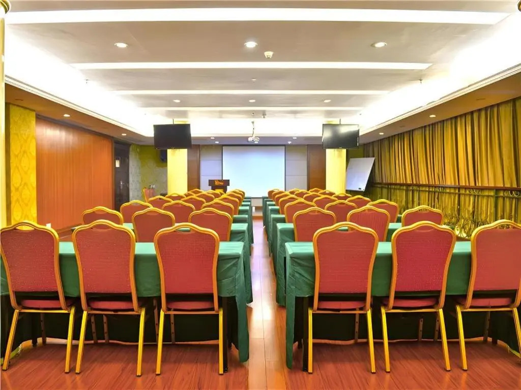 Vienna Hotel Meizhou Mei County Airport
