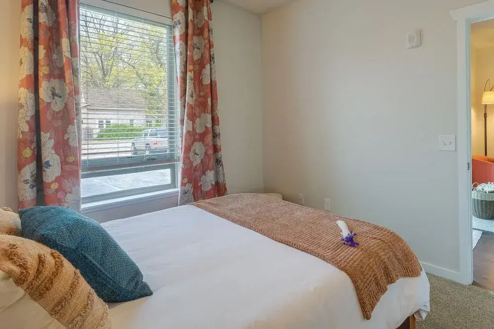 Traverse City Vacation Rental: 1 Mi to Beach!