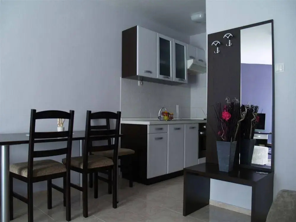 Villa Fani - Apartments And Rooms