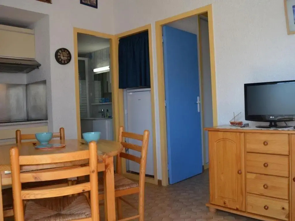 Appartement Saint-Cyprien, 2 pièces, 6 personnes - FR-1-225D-42