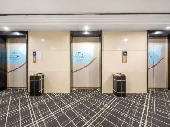 Xana Hotelle Hotel (Chongqing Longhu Yuanzhu Sports Park Subway Station)