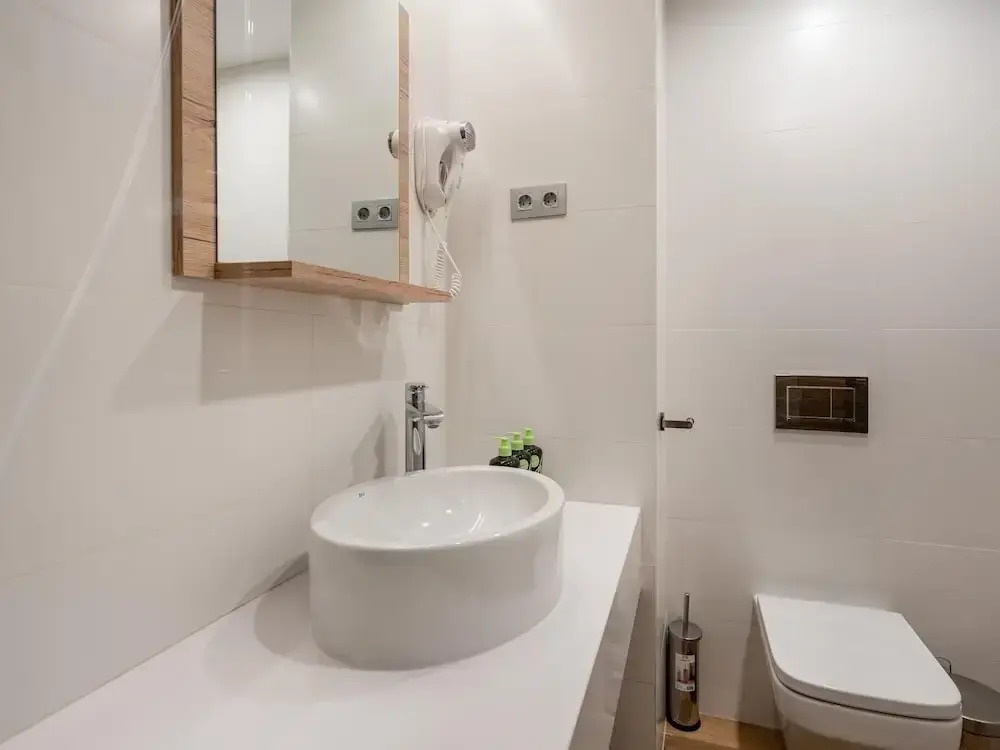 Limehome Barcelona Carrer de Fontcoberta - Digital Access
