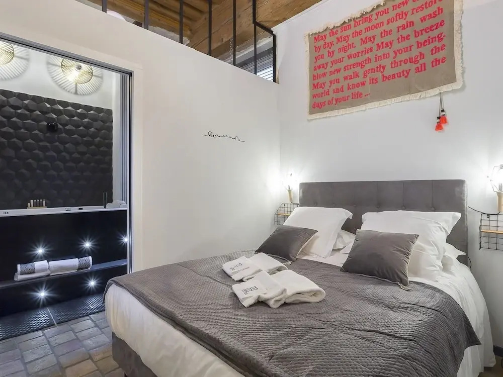 Host Inn Coeur Vieux Lyon & SPA
