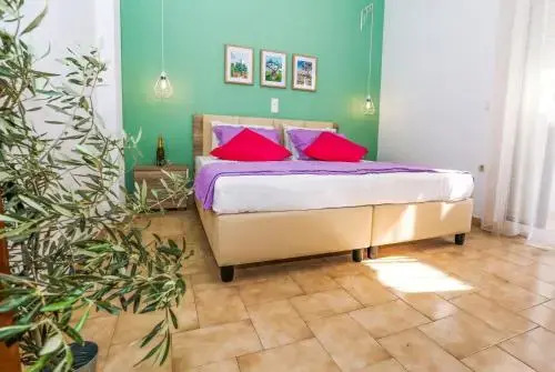 Yiannis Studios