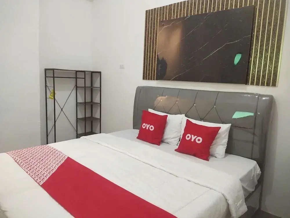 OYO 93990 Guest House Maria