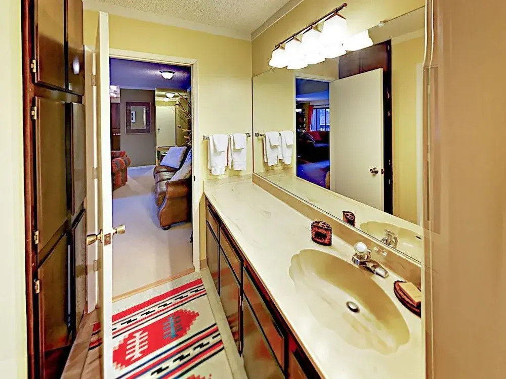 Mammoth Slopes Unit #72 - 2 Br Condo