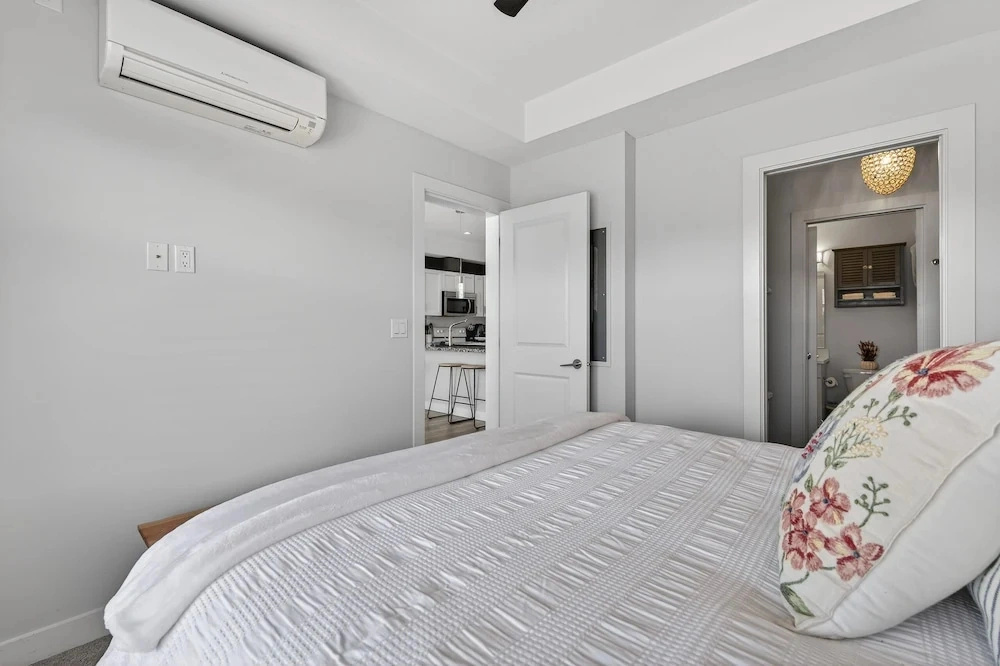 Bright 1 Bdrm at Amenity Rich Resort 102