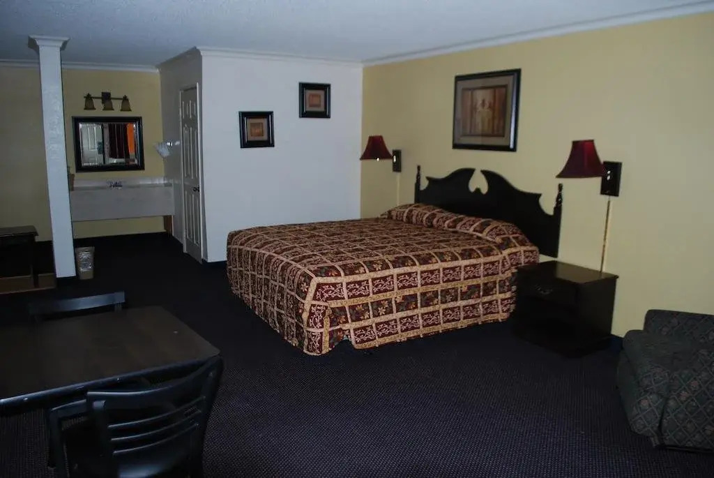 Travel Plaza Inn