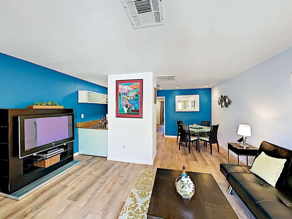 New Listing! Hip Hideaway W/ Heated Pool & Hot Tub 1 Bedroom Condo