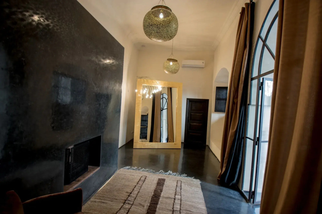 Riad K