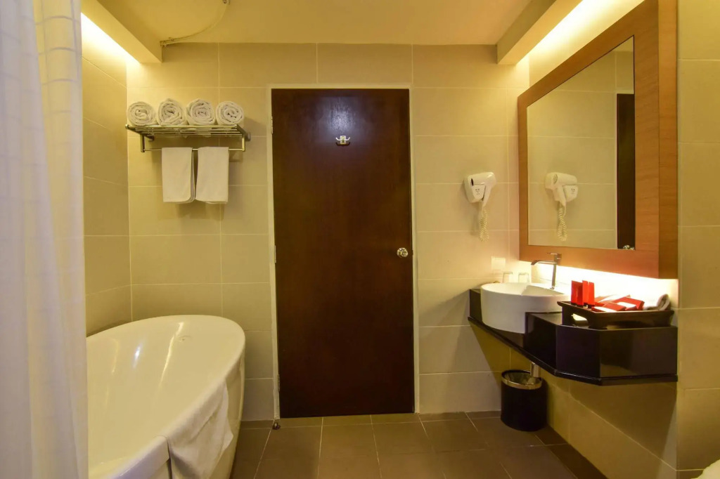 Hotel Sentral Seaview @ ​Beachfront