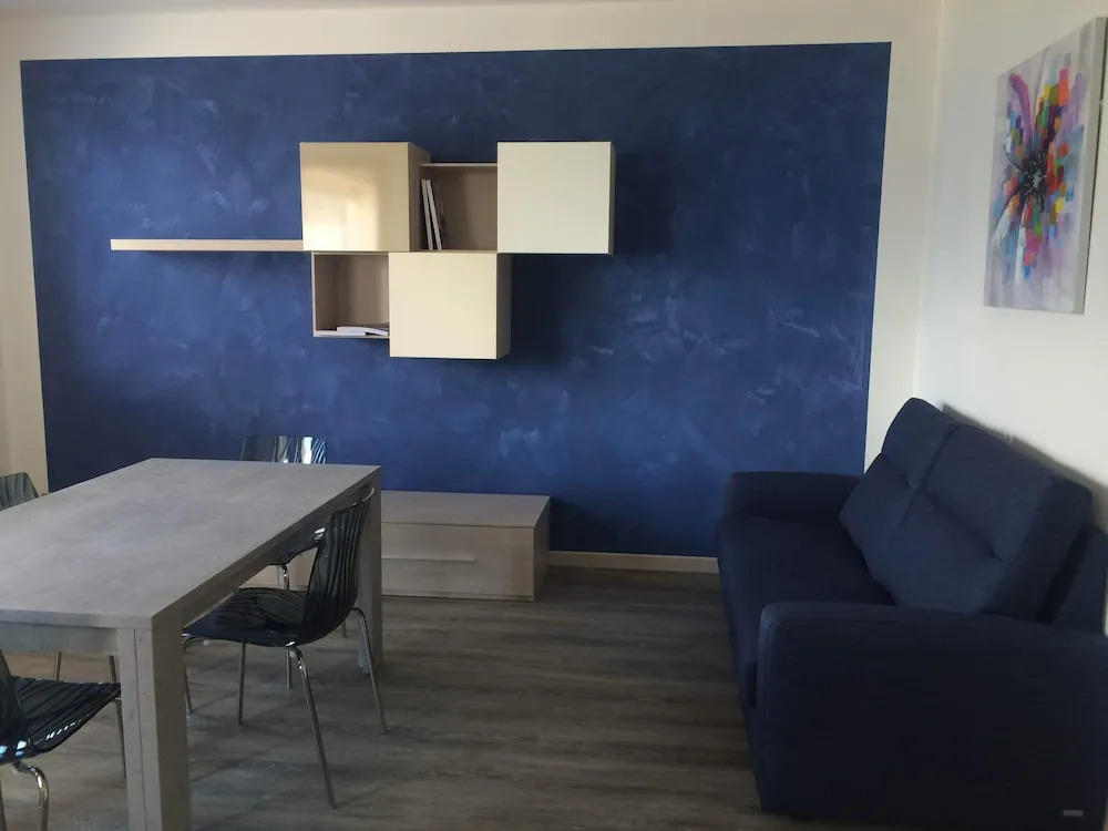 Large Apartment With Garden 100 Meters From The Lake