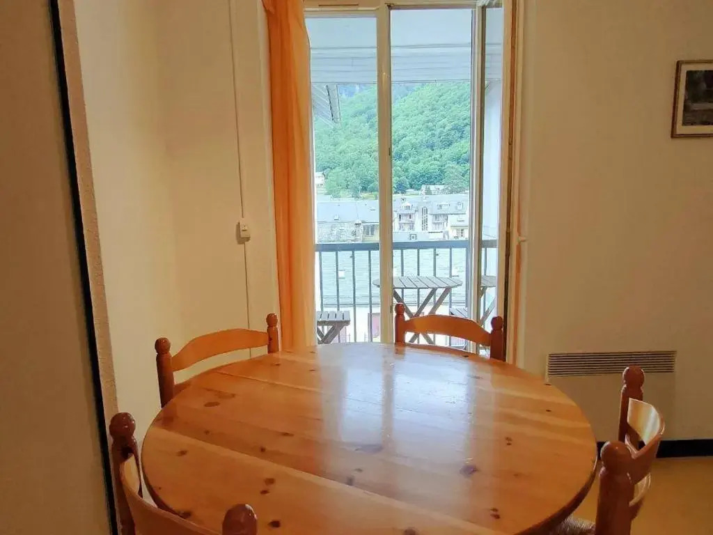 Appartement Cauterets, 2 pièces, 4 personnes - FR-1-234-148