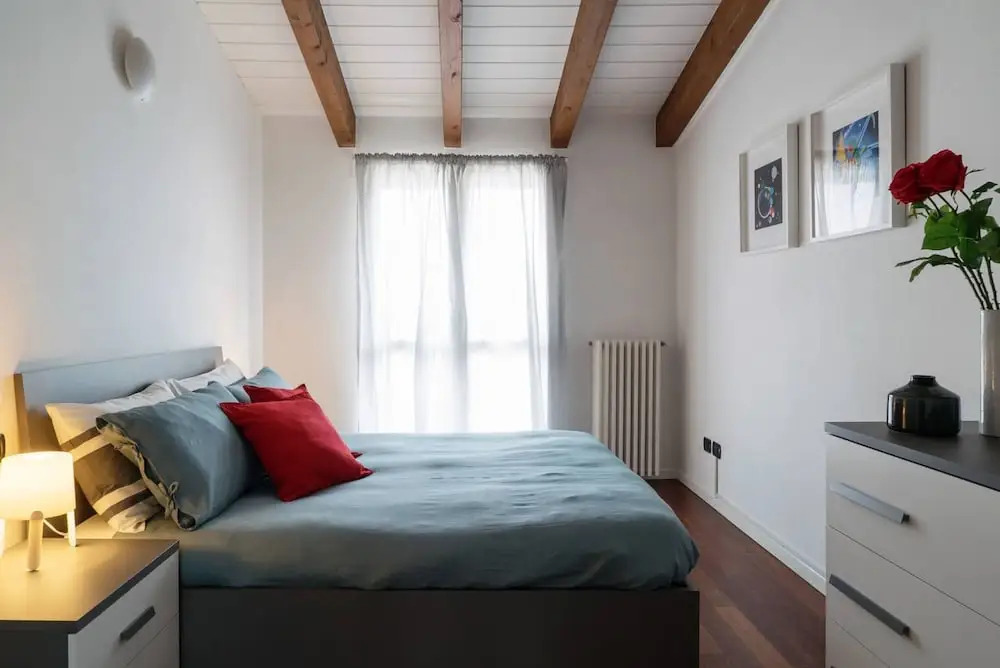 Large apartment in Milan center