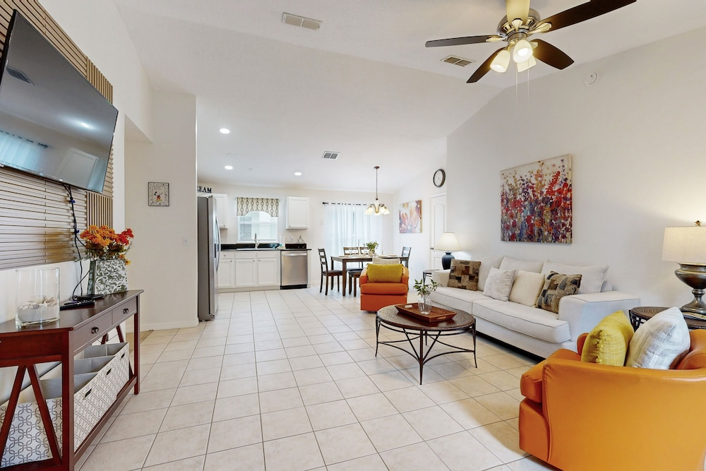 Dog-friendly, Private Pool , Central AC, Full Kitchen, Wifi, Snow-bird Friendly