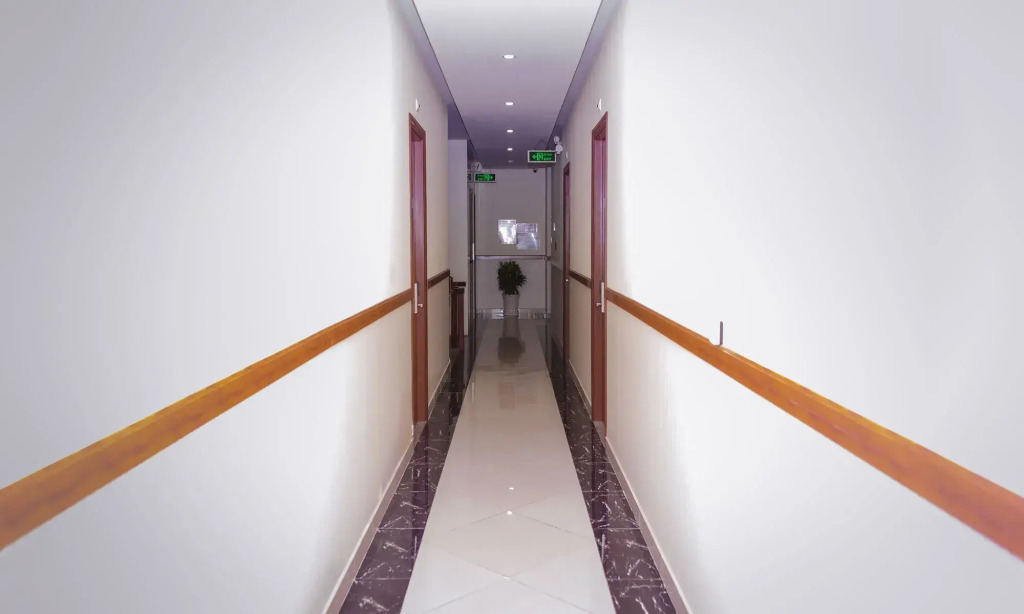 Airport Saigon Hotel - Gần ẩm thực đêm chợ Phạm Văn Hai