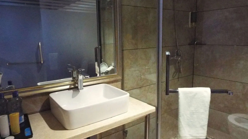Swiss Lenana Mount Hotel
