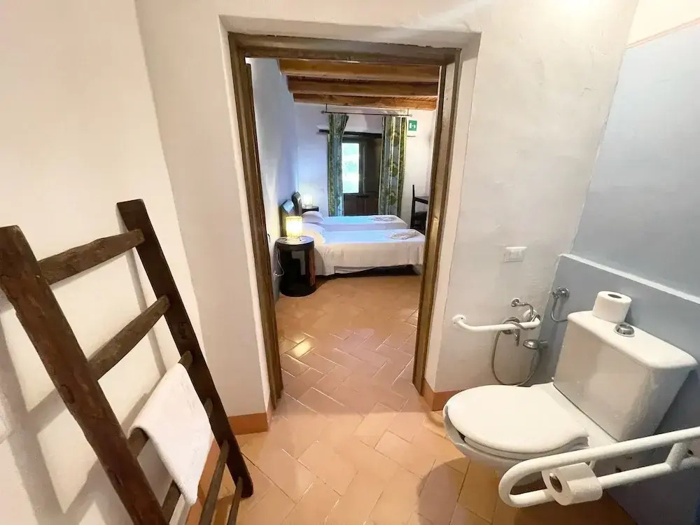 Spoleto Tranquilita sleeps 20 with Wifi Pool Yoga Studio Gardens and Views