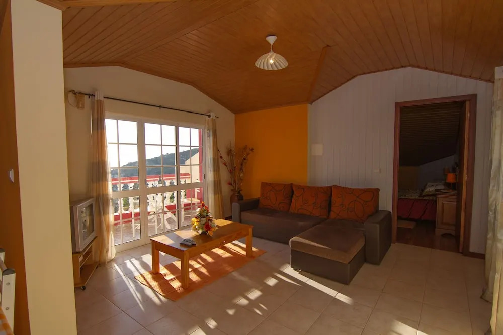 Feel Like in Each in our Little House