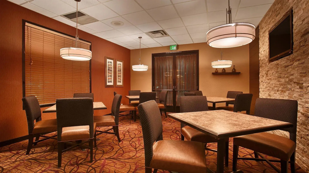 Hotel dLins Ontario Airport